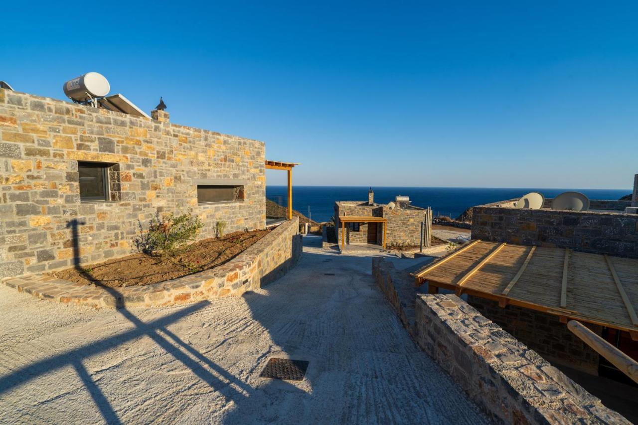 Celine Private Residences Lentas Exterior photo
